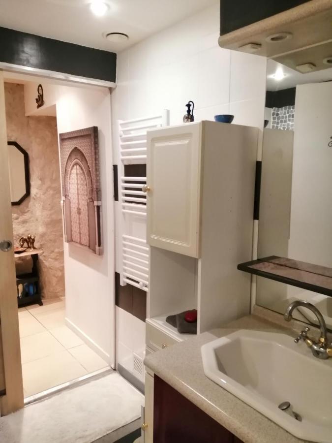 לינה וארוחת בוקר Ferolles Jacuzzi Massage Sur Rdv,Duo,Reiki,Californien, Reflexologie Plantaire, Et Bouteille Mousseux Offerte מראה חיצוני תמונה