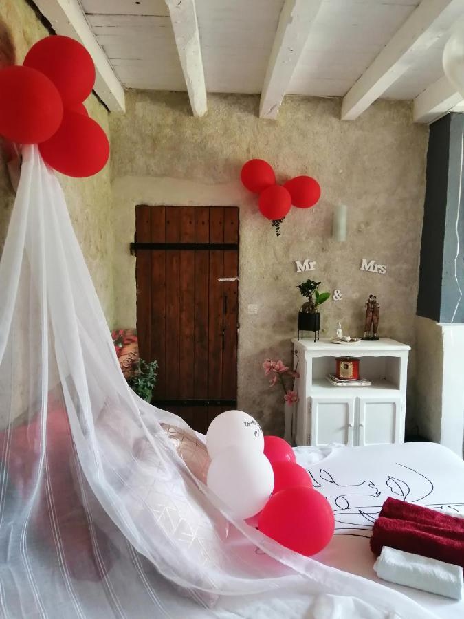 לינה וארוחת בוקר Ferolles Jacuzzi Massage Sur Rdv,Duo,Reiki,Californien, Reflexologie Plantaire, Et Bouteille Mousseux Offerte מראה חיצוני תמונה