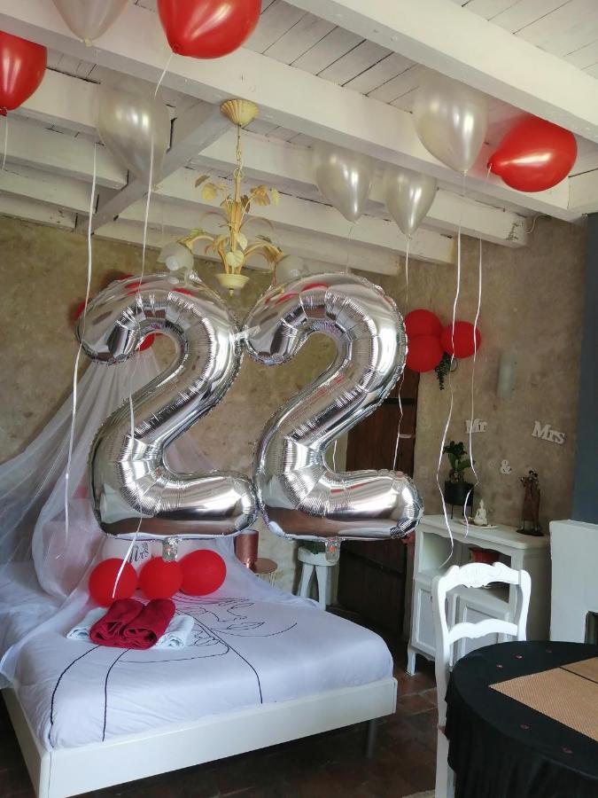 לינה וארוחת בוקר Ferolles Jacuzzi Massage Sur Rdv,Duo,Reiki,Californien, Reflexologie Plantaire, Et Bouteille Mousseux Offerte מראה חיצוני תמונה